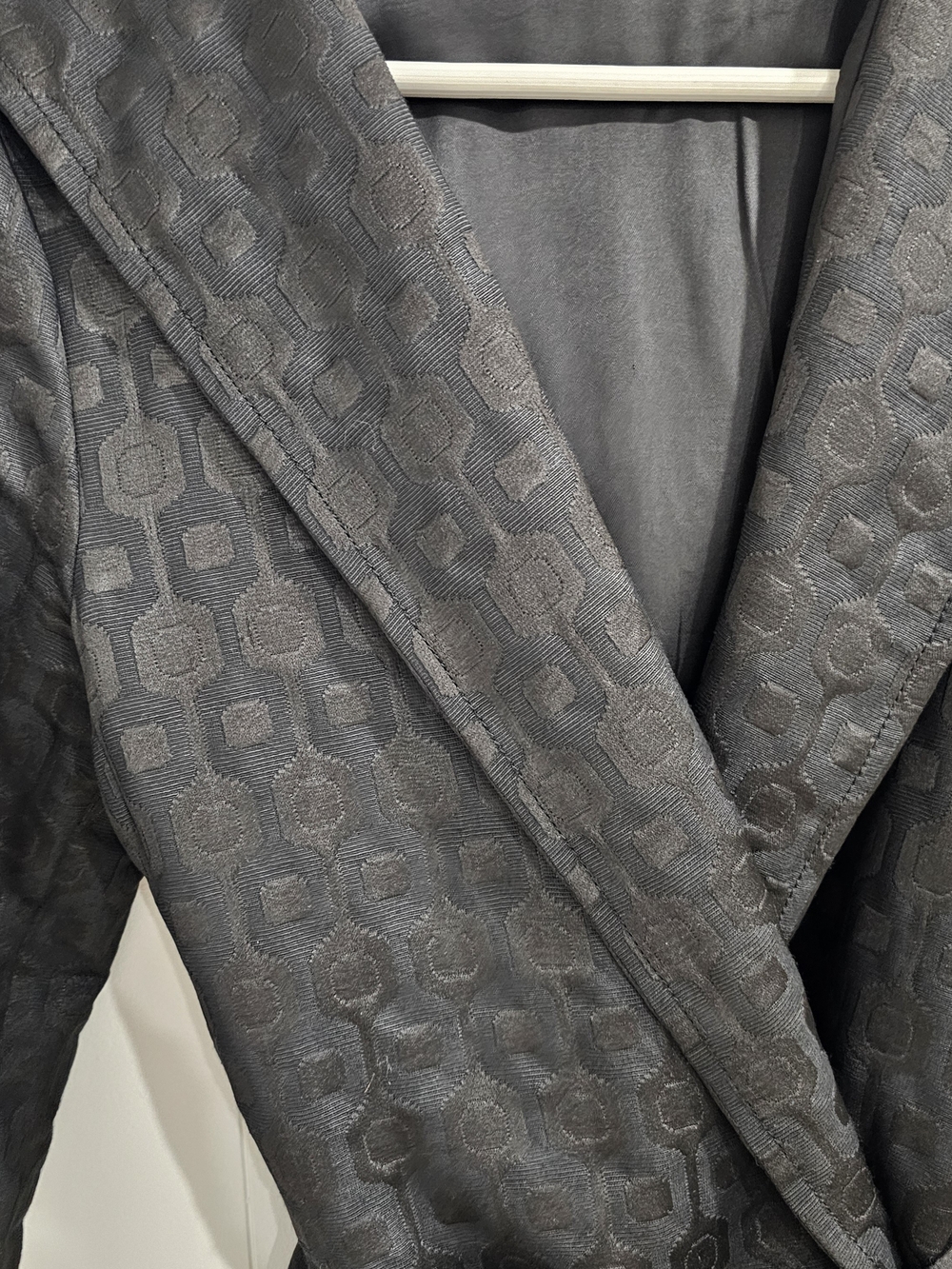 Sisley Black Geometric Jacquard Hooded Belted Coat Wrap XL-XXL - Picture 3 of 15